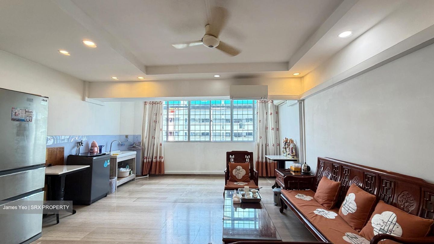 Blk 337 Jurong East Avenue 1 (Jurong East), HDB Executive #605955741